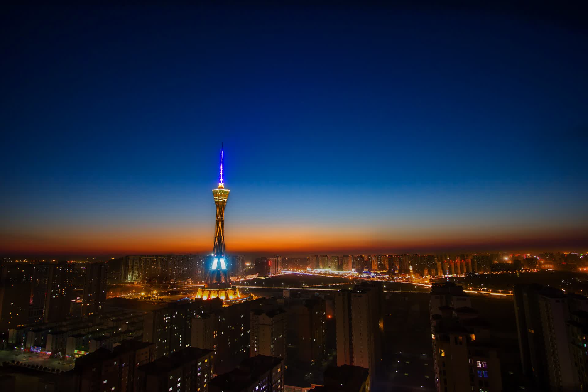 世界帆船赛事海上救援物资调拨与仓储管理规范更新，海事救援船对一艘